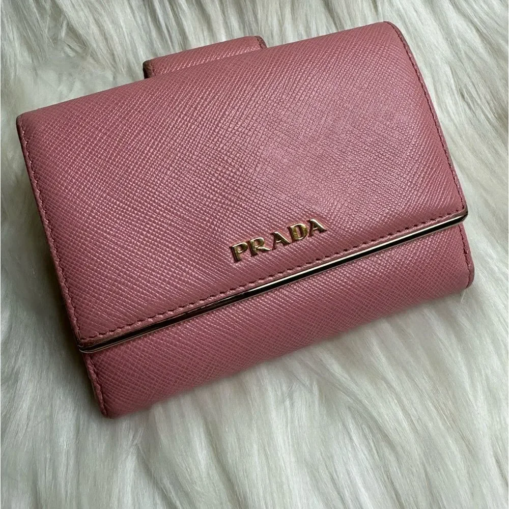 💯Authentic Prada compact Wallet 🍀